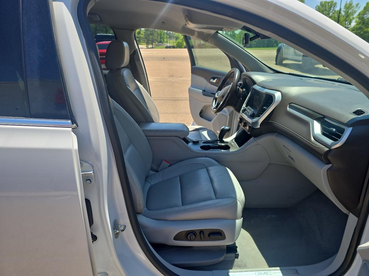 GMC Acadia SLT-2 2017