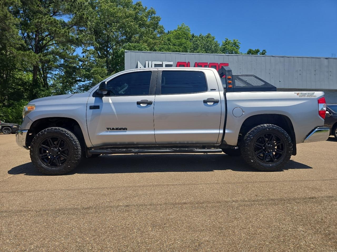 Toyota Tundra SR5 5.7L V8 FFV CrewMax 4WD 2020