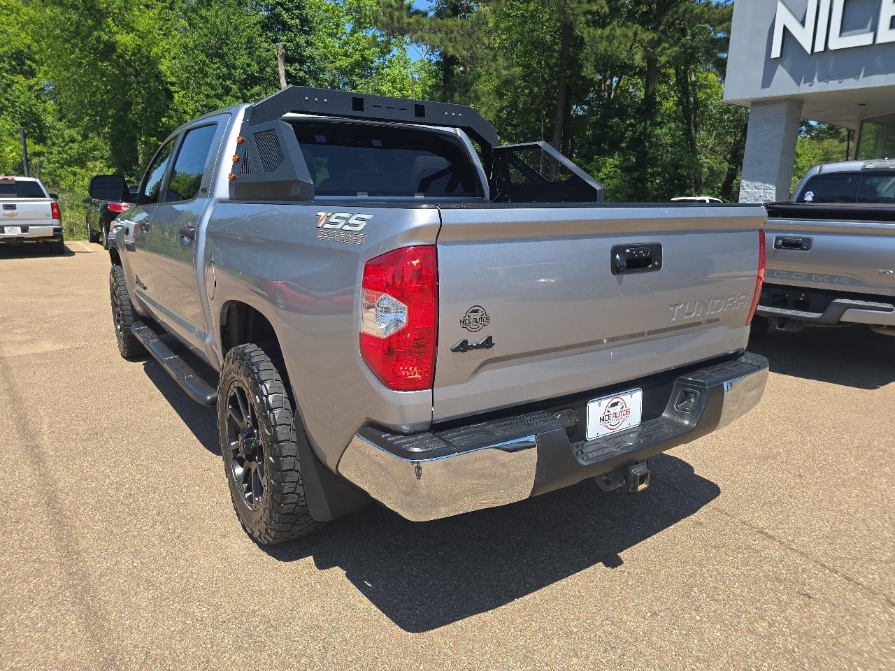Toyota Tundra SR5 5.7L V8 FFV CrewMax 4WD 2020