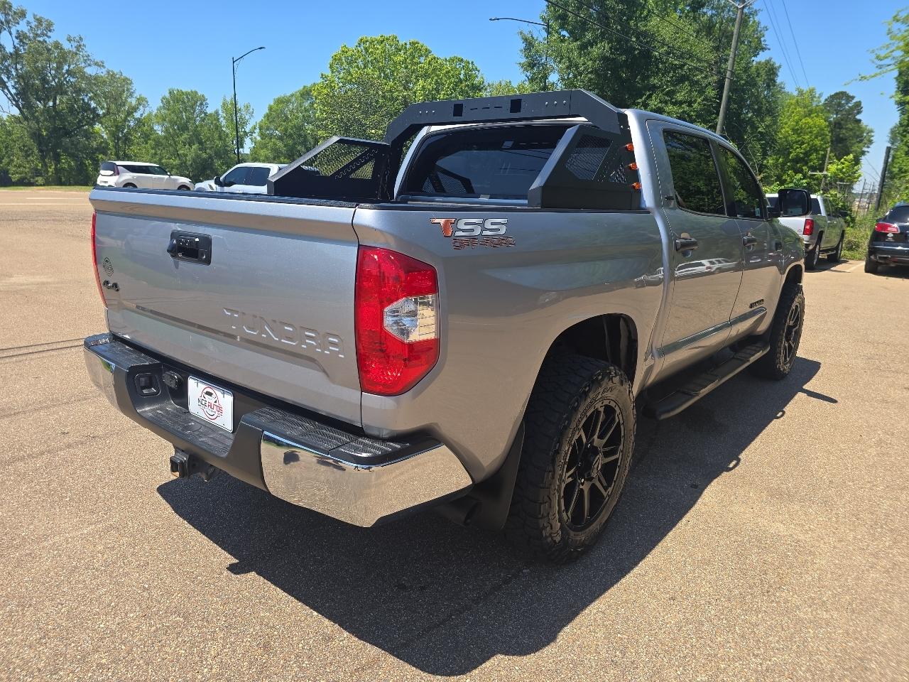 Toyota Tundra SR5 5.7L V8 FFV CrewMax 4WD 2020