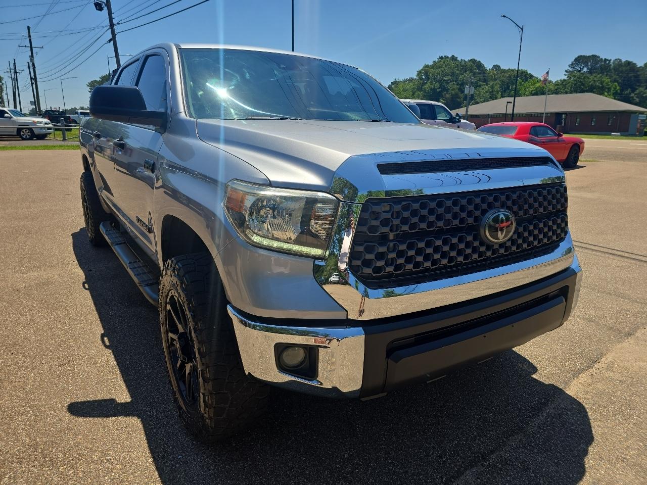 Toyota Tundra SR5 5.7L V8 FFV CrewMax 4WD 2020
