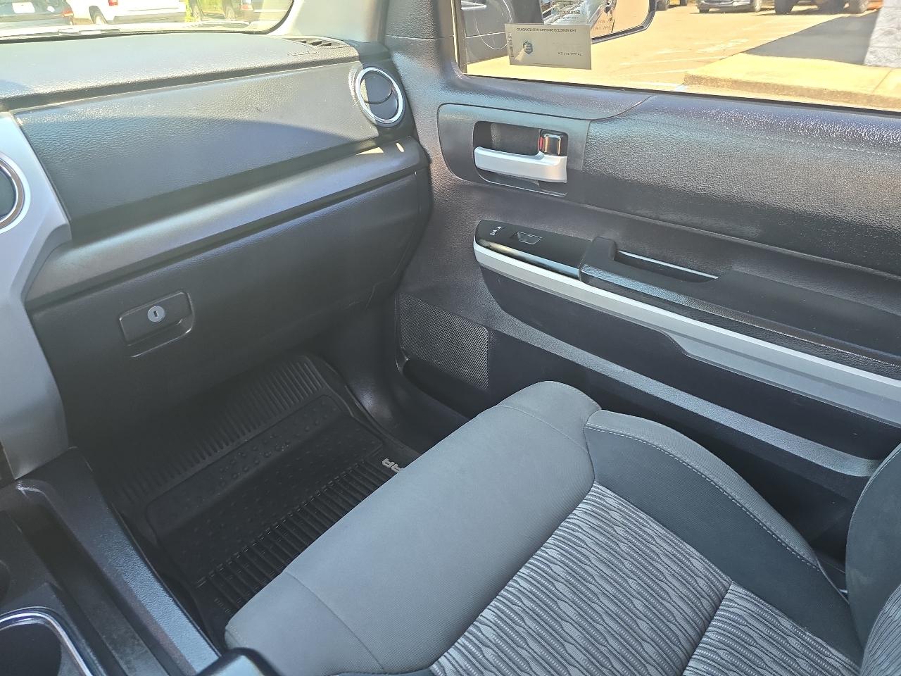 Toyota Tundra SR5 5.7L V8 FFV CrewMax 4WD 2020