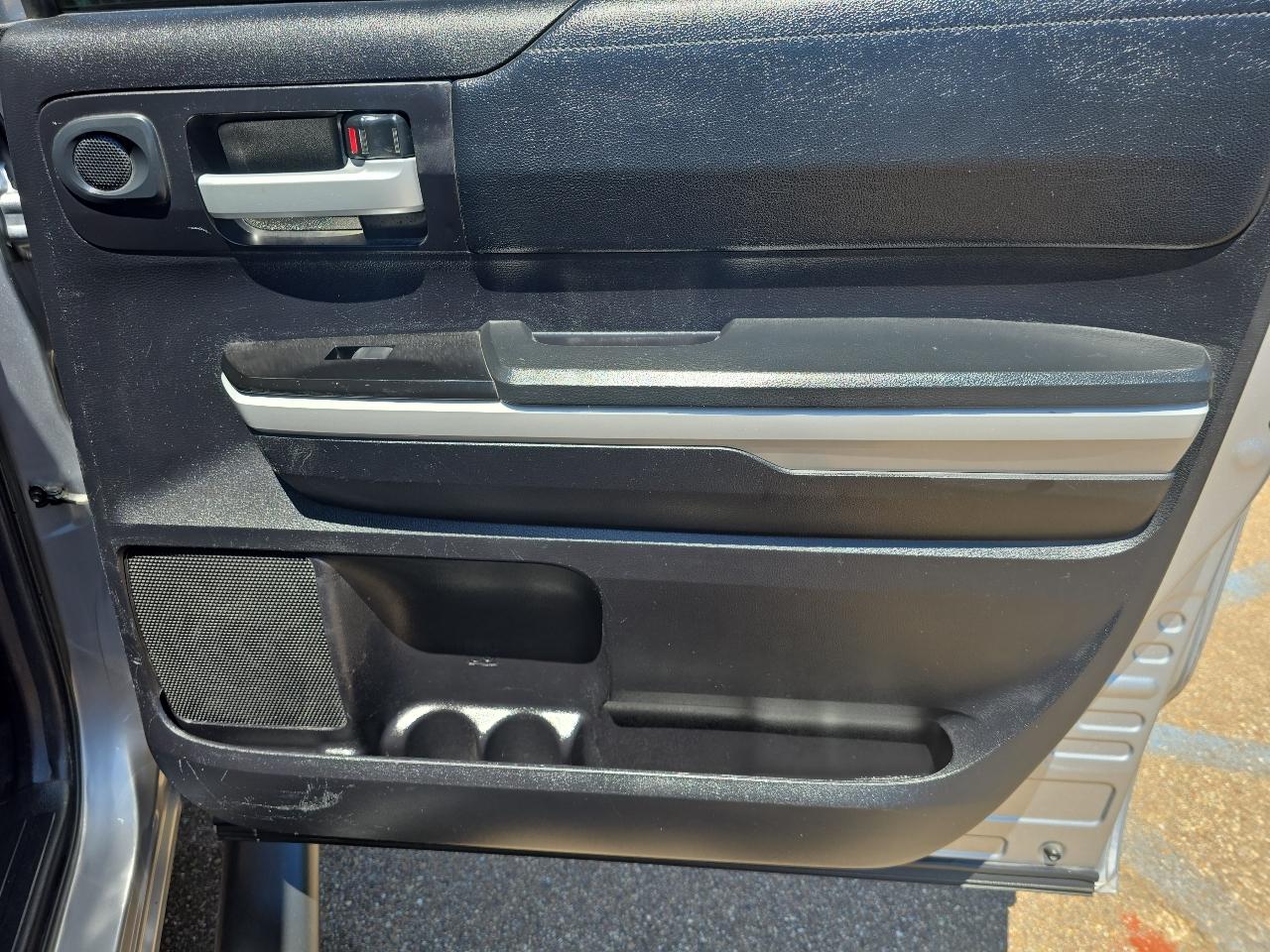 Toyota Tundra SR5 5.7L V8 FFV CrewMax 4WD 2020