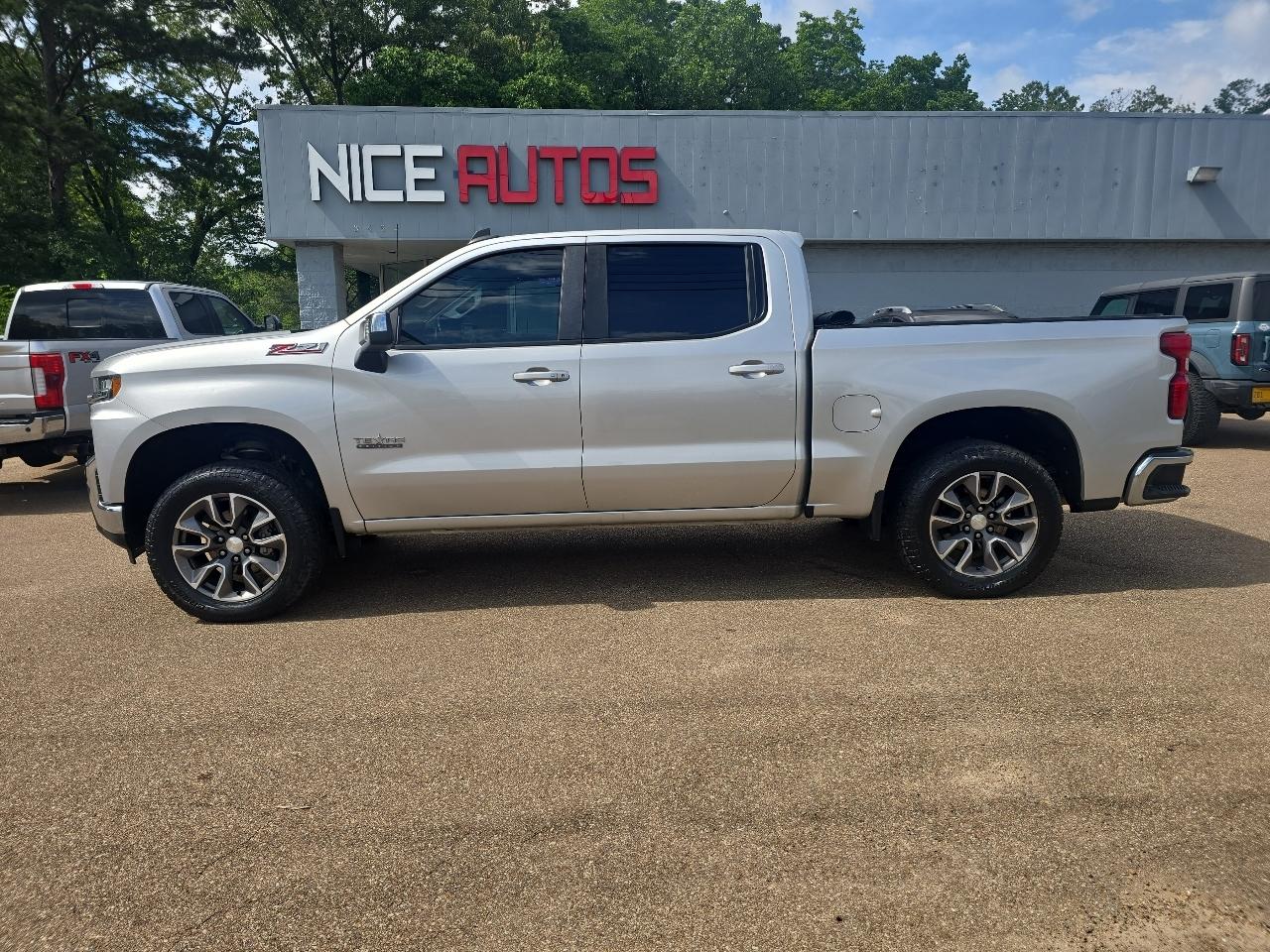 Chevrolet Silverado 1500 LT Z71 Crew Cab 4WD SWB 2019