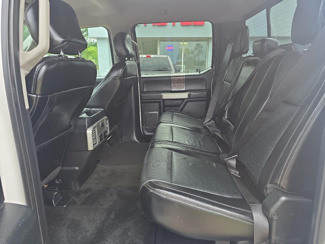 Ford F-250 SD Lariat Crew Cab Short Bed 4WD 2017