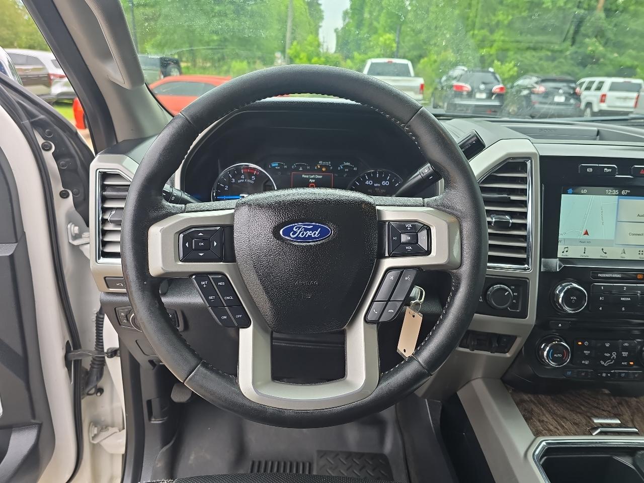 Ford F-250 SD Lariat Crew Cab Short Bed 4WD 2017