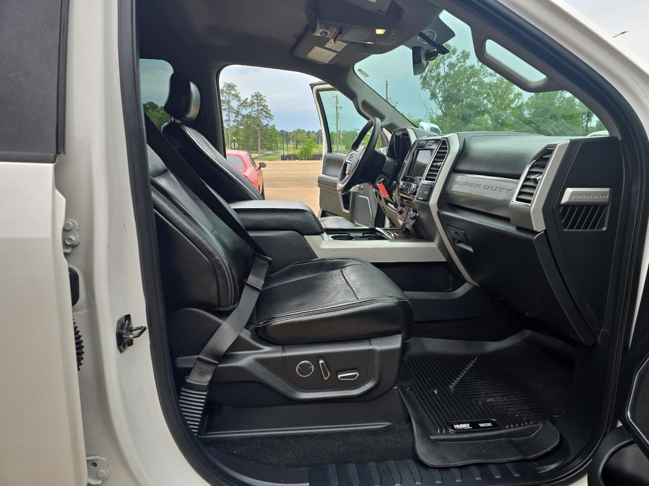Ford F-250 SD Lariat Crew Cab Short Bed 4WD 2017