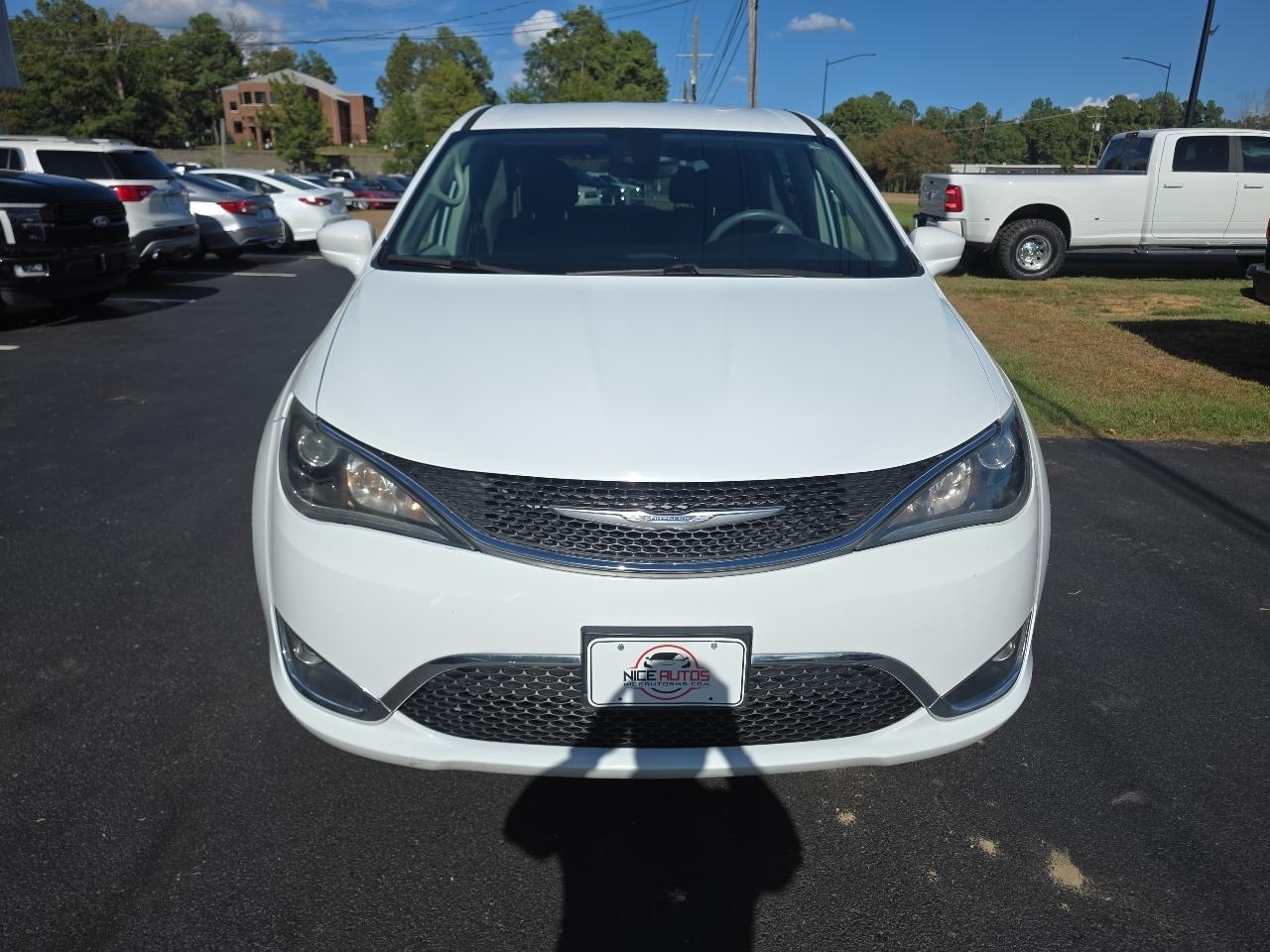Chrysler Pacifica  2018