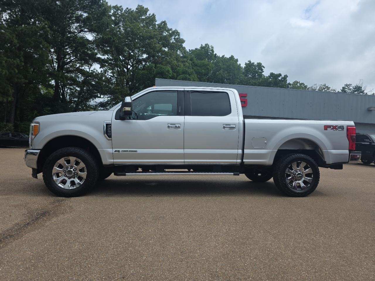 Ford F-250 SD Lariat Crew Cab SWB 4WD 2017
