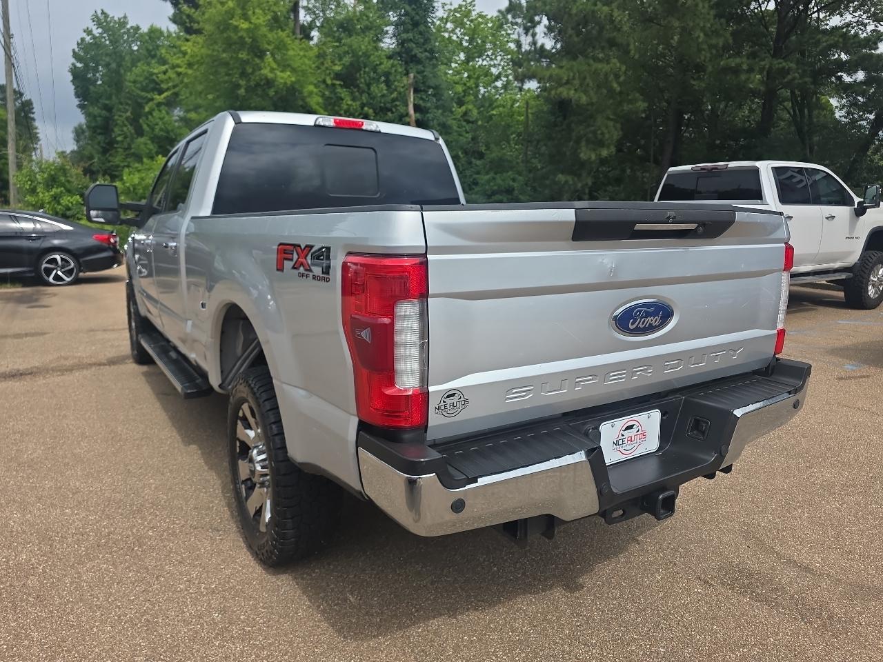 Ford F-250 SD Lariat Crew Cab SWB 4WD 2017