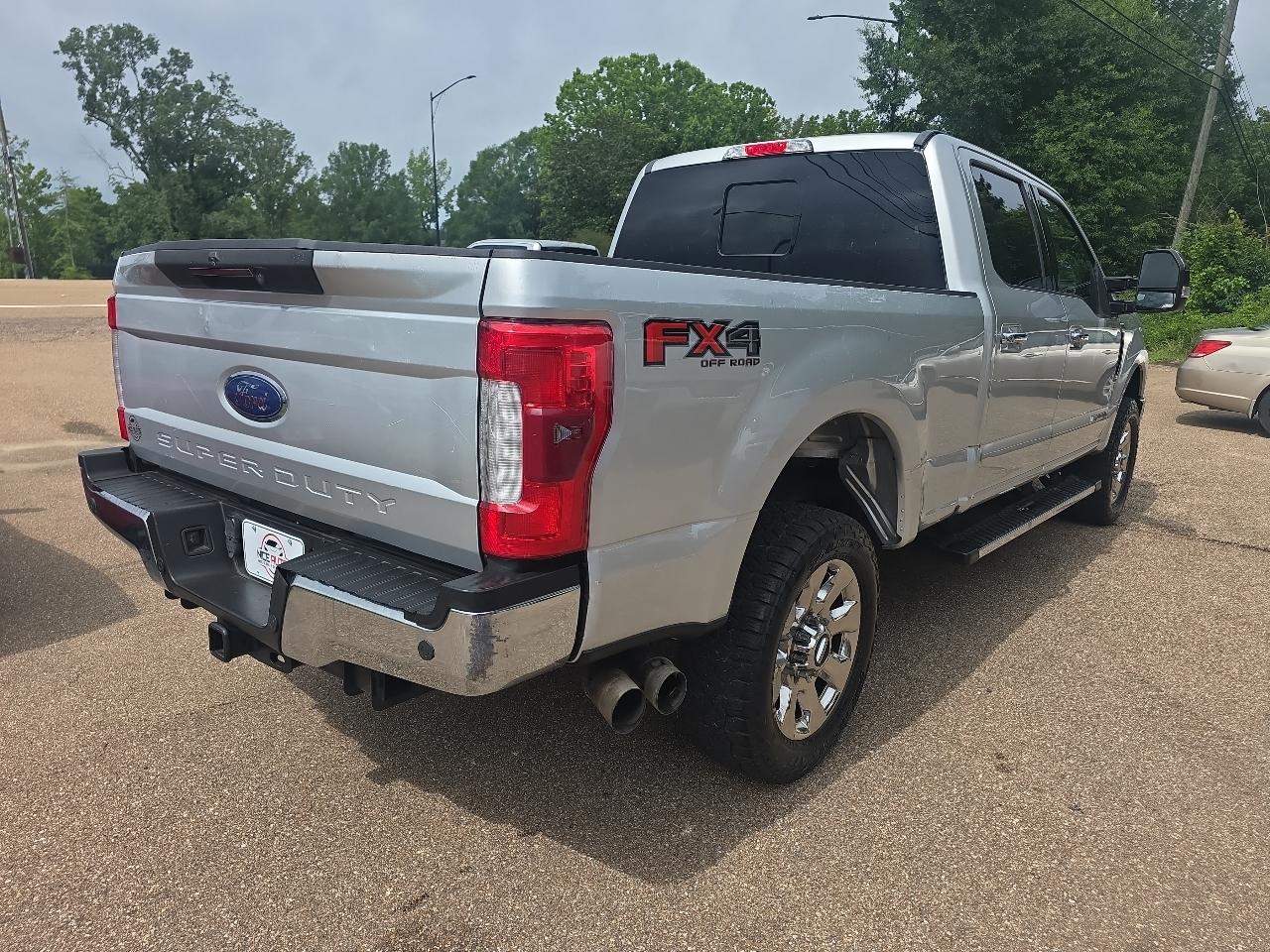 Ford F-250 SD Lariat Crew Cab SWB 4WD 2017