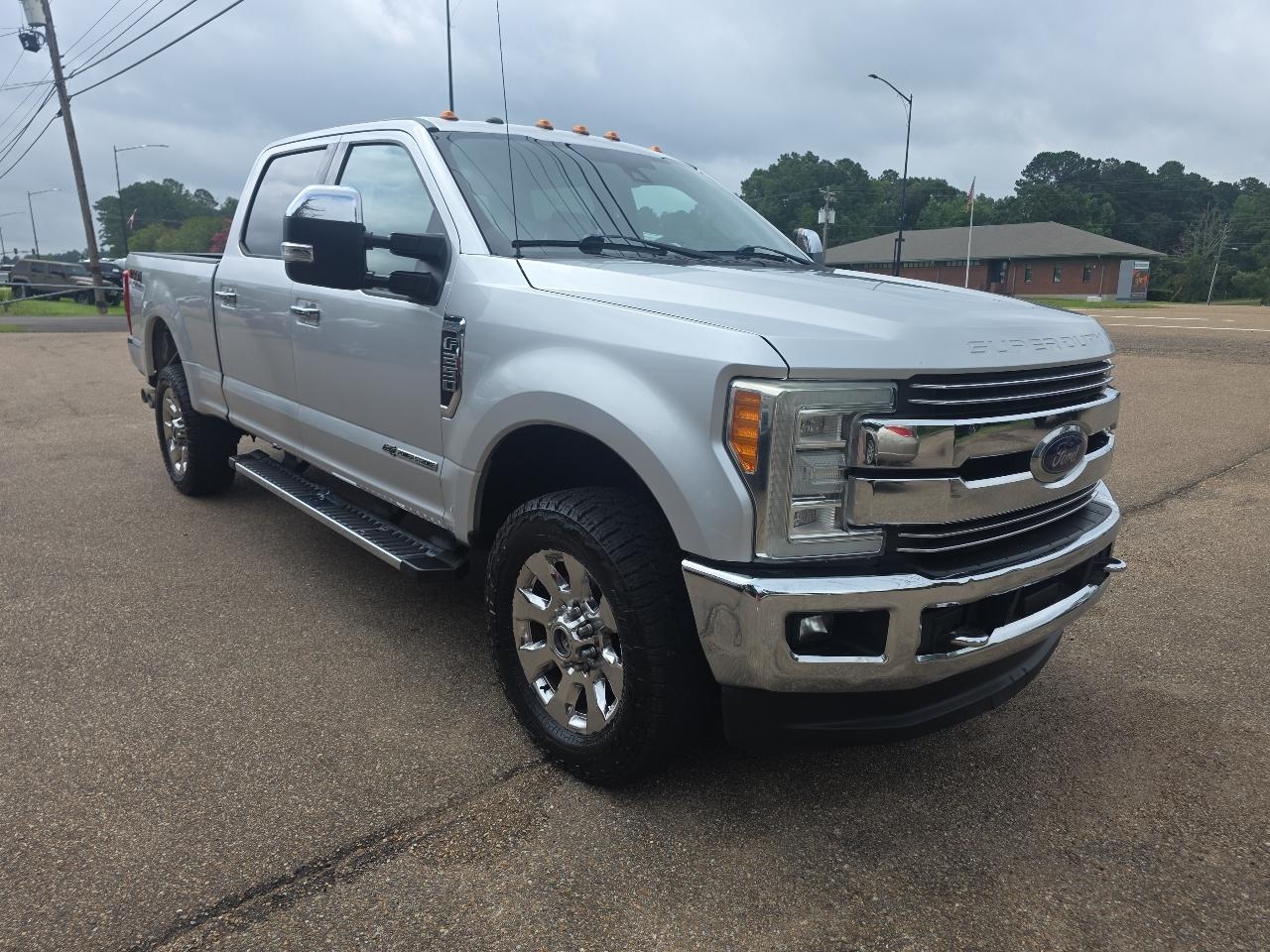 Ford F-250 SD Lariat Crew Cab SWB 4WD 2017