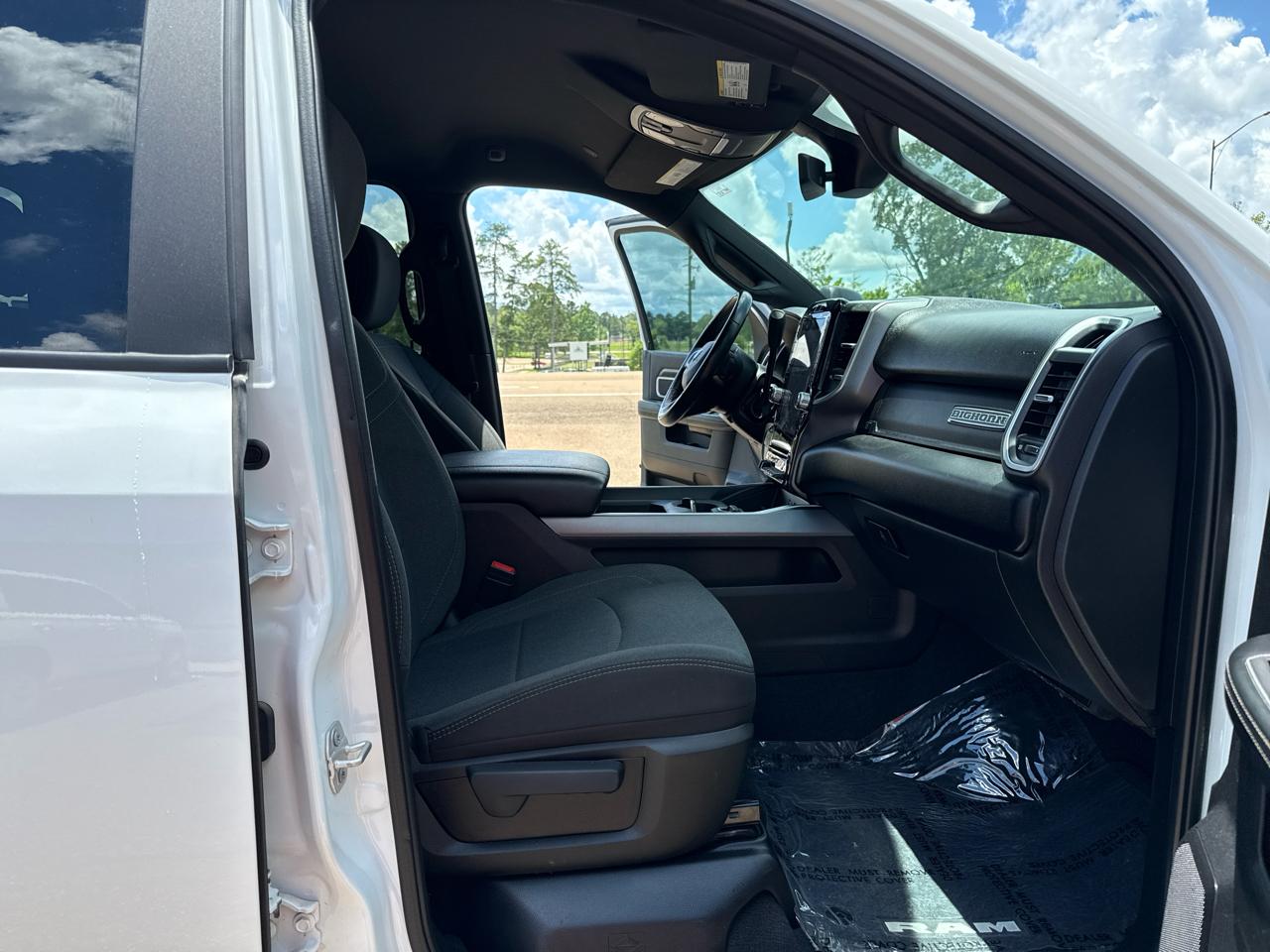 RAM 3500 Big Horn Crew Cab 4WD SWB 2024