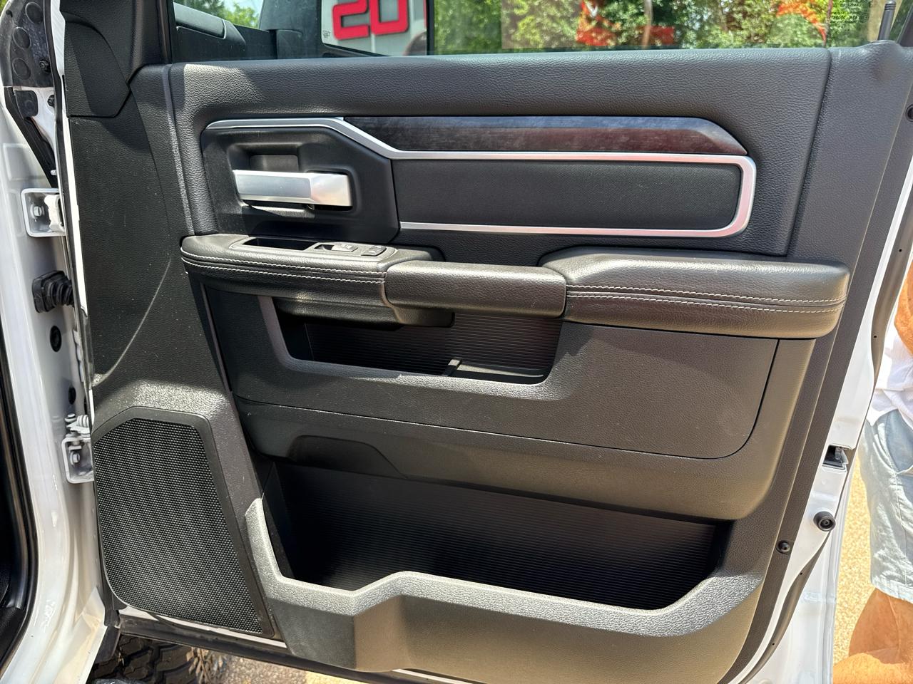 RAM 3500 Big Horn Crew Cab 4WD SWB 2024