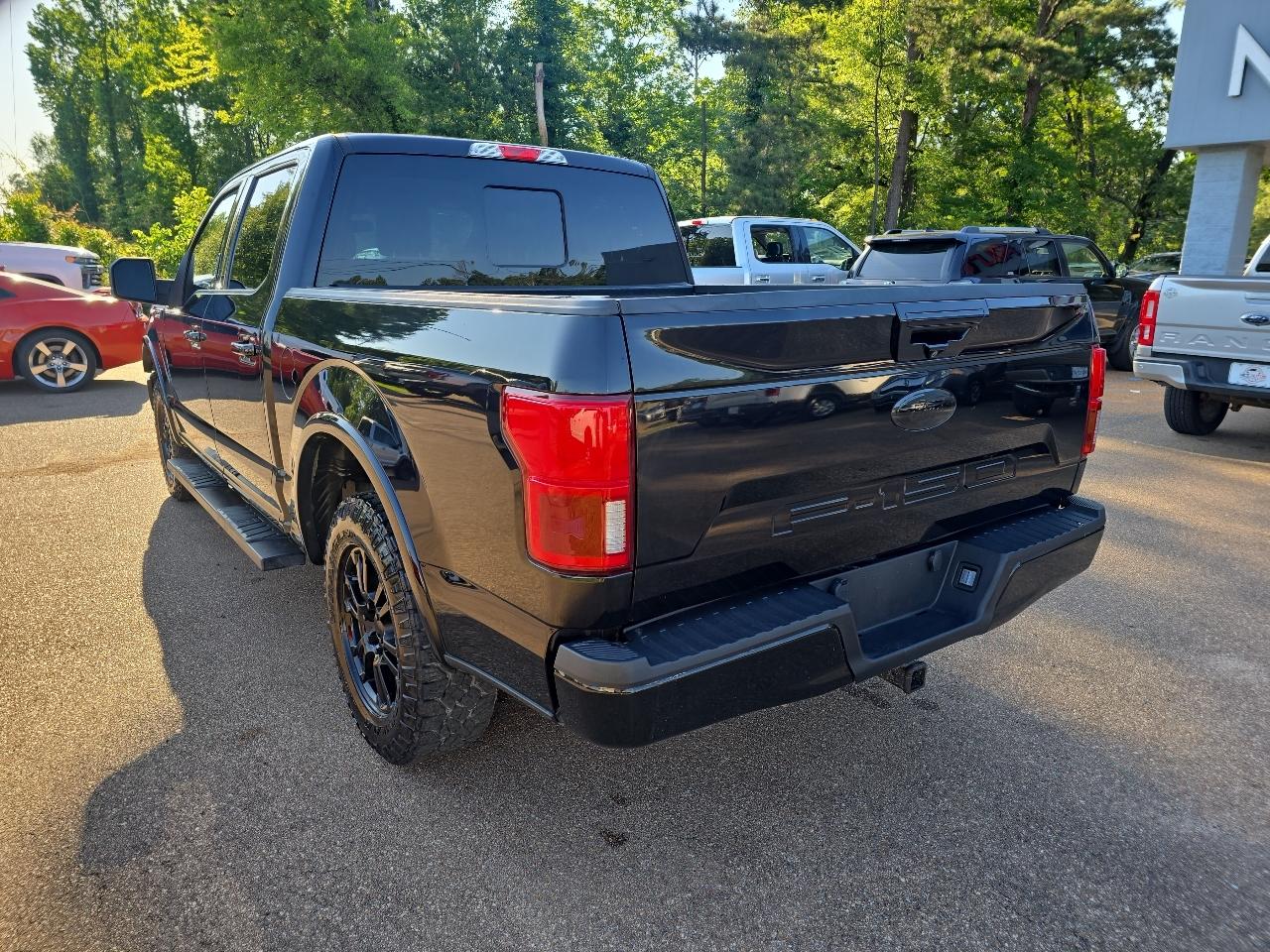 Ford F-150 2WD SuperCrew 145" Lariat 2020