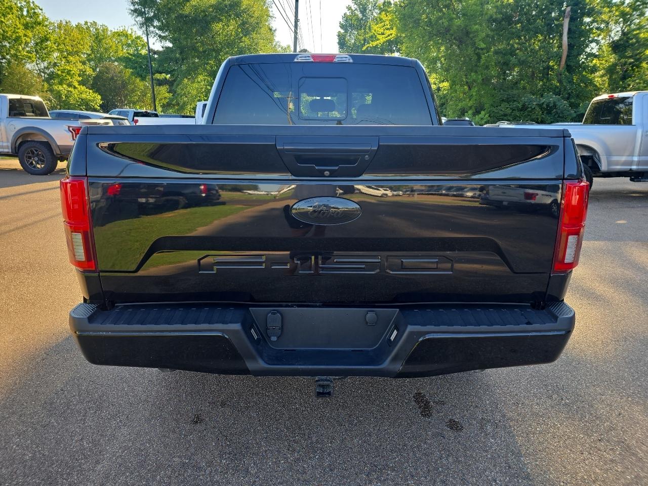 Ford F-150 2WD SuperCrew 145" Lariat 2020