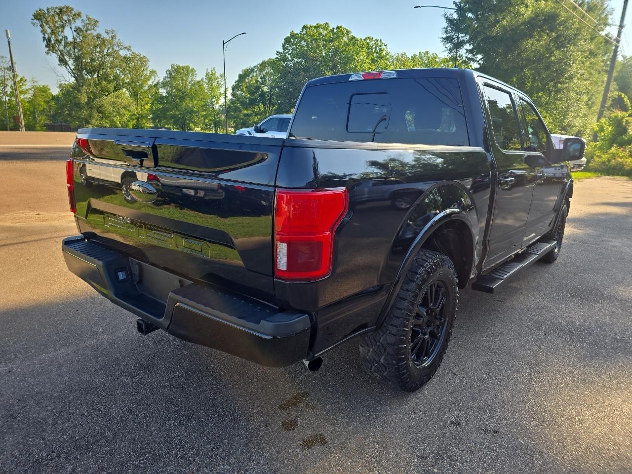 Ford F-150 2WD SuperCrew 145" Lariat 2020
