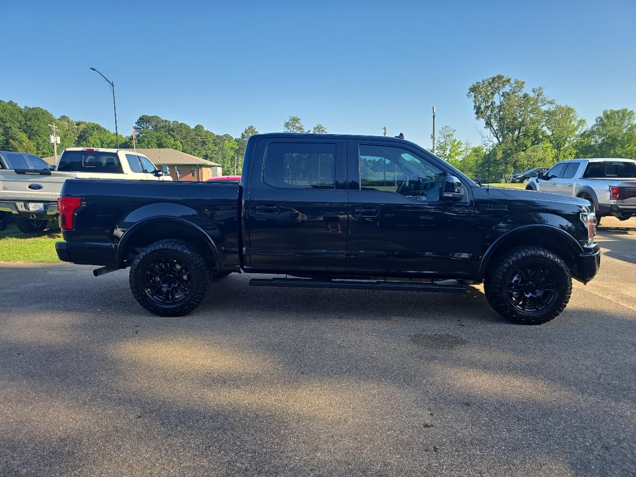 Ford F-150 2WD SuperCrew 145" Lariat 2020