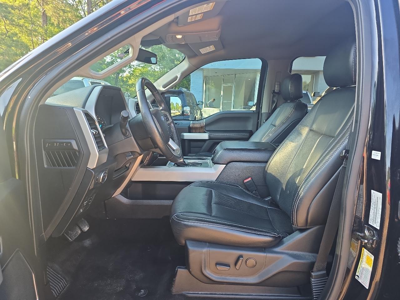Ford F-150 2WD SuperCrew 145" Lariat 2020