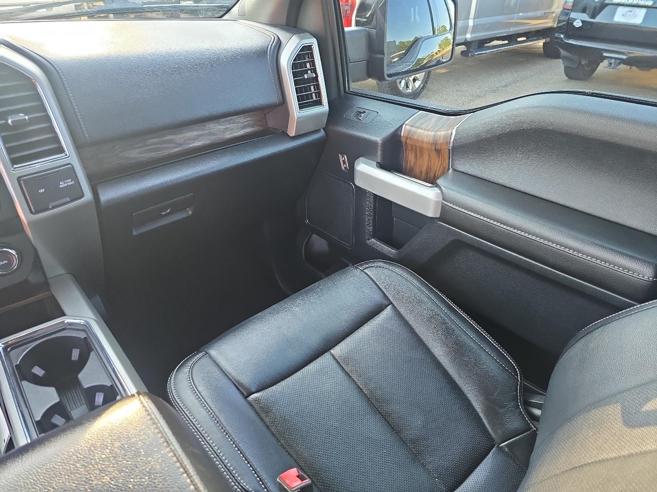 Ford F-150 2WD SuperCrew 145" Lariat 2020