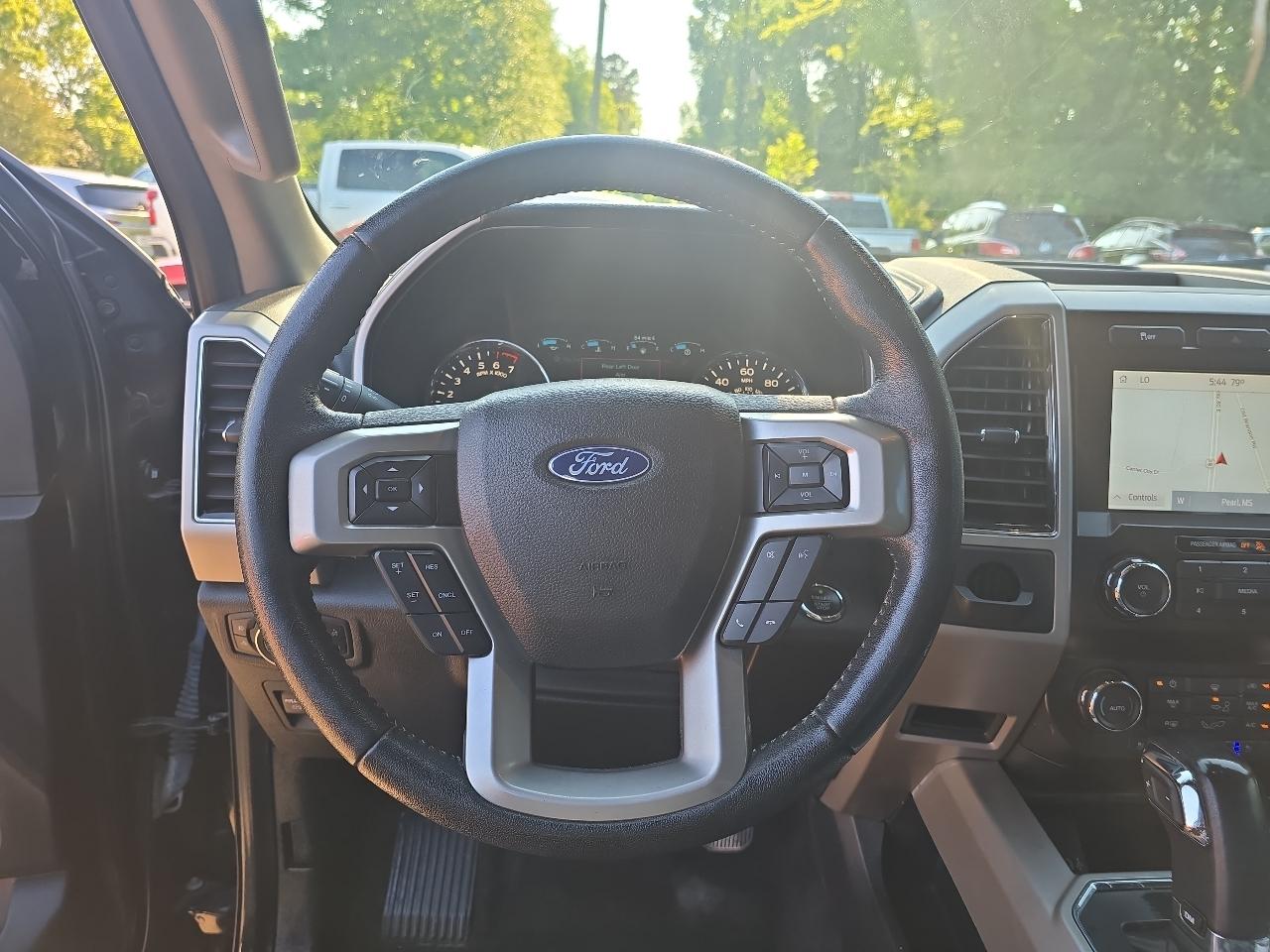 Ford F-150 2WD SuperCrew 145" Lariat 2020