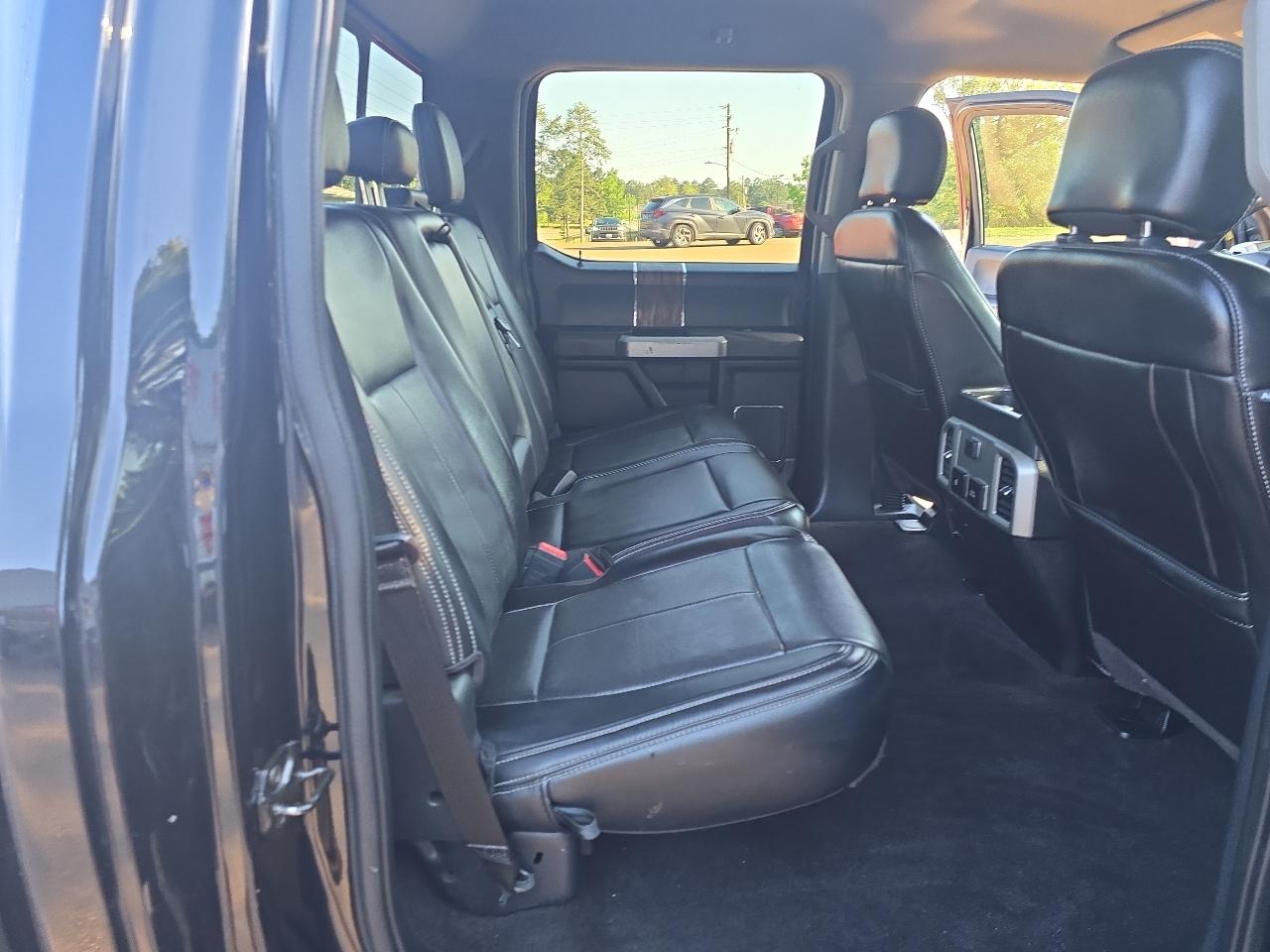 Ford F-150 2WD SuperCrew 145" Lariat 2020