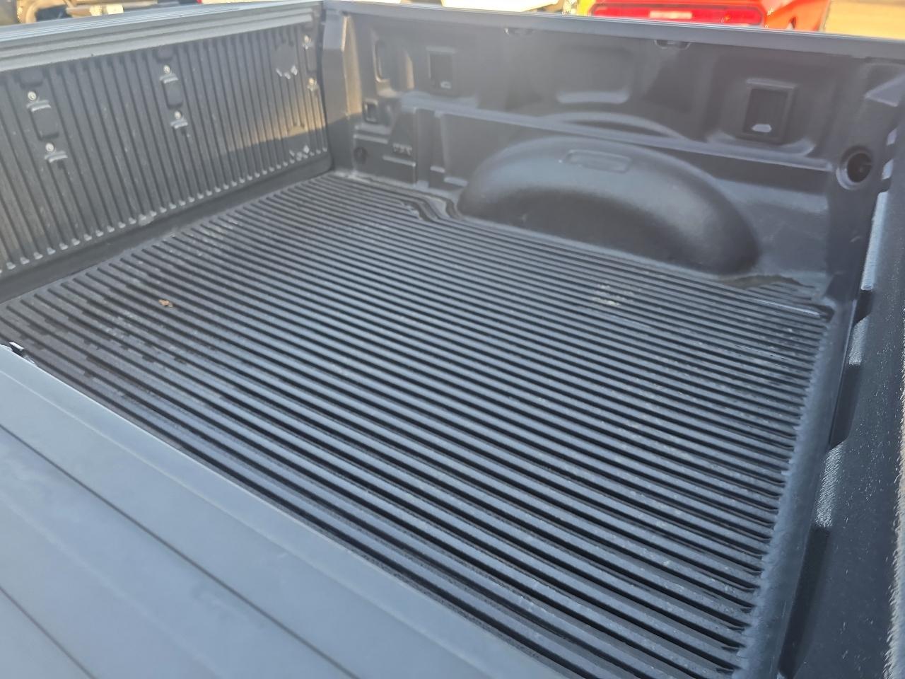 Ford F-150 2WD SuperCrew 145" Lariat 2020