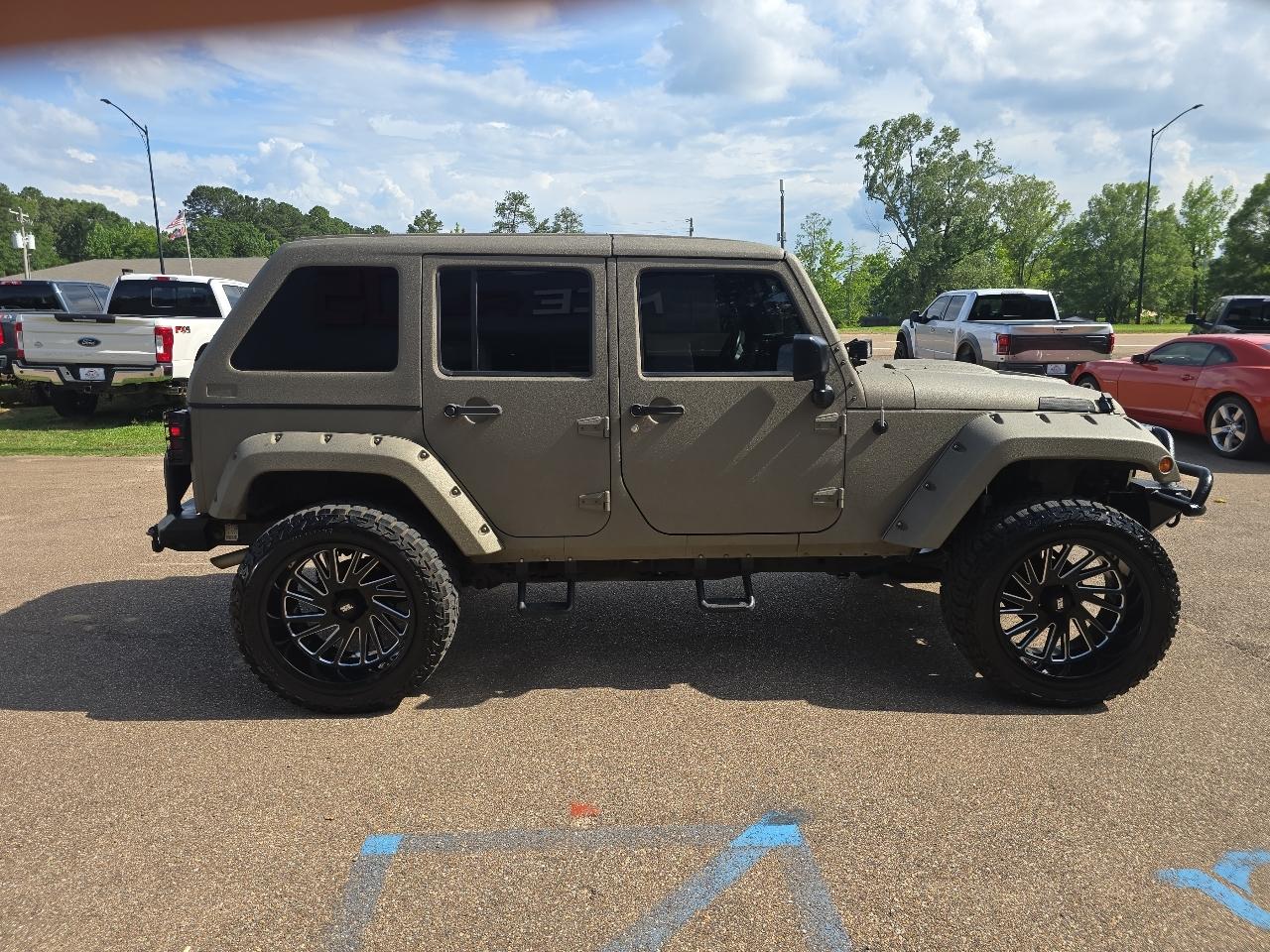 Jeep Wrangler Unlimited Sahara 4WD 2015