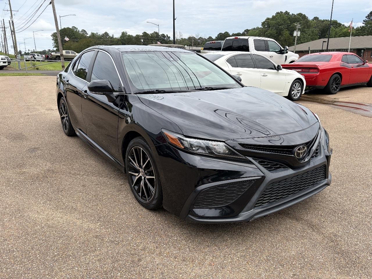 Toyota Camry SE 2022