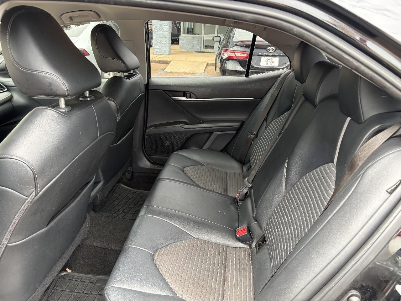 Toyota Camry SE 2022