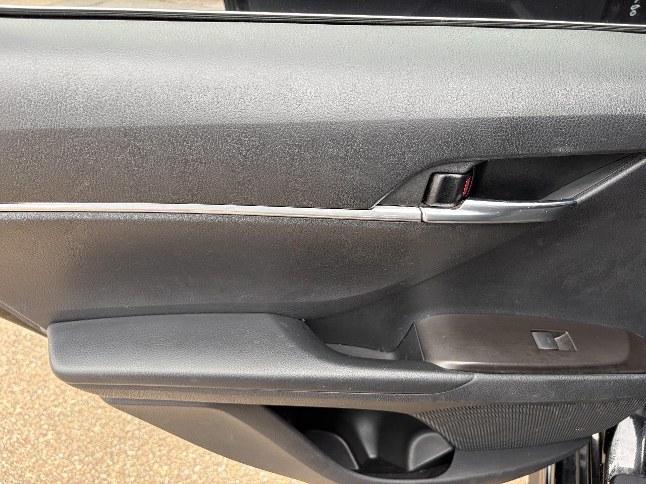 Toyota Camry SE 2022