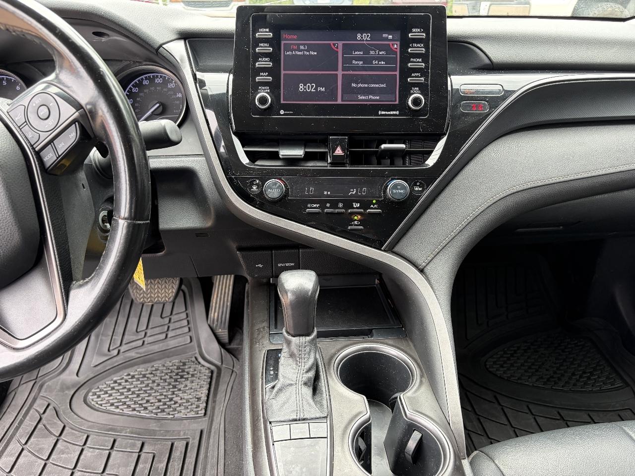 Toyota Camry SE 2022