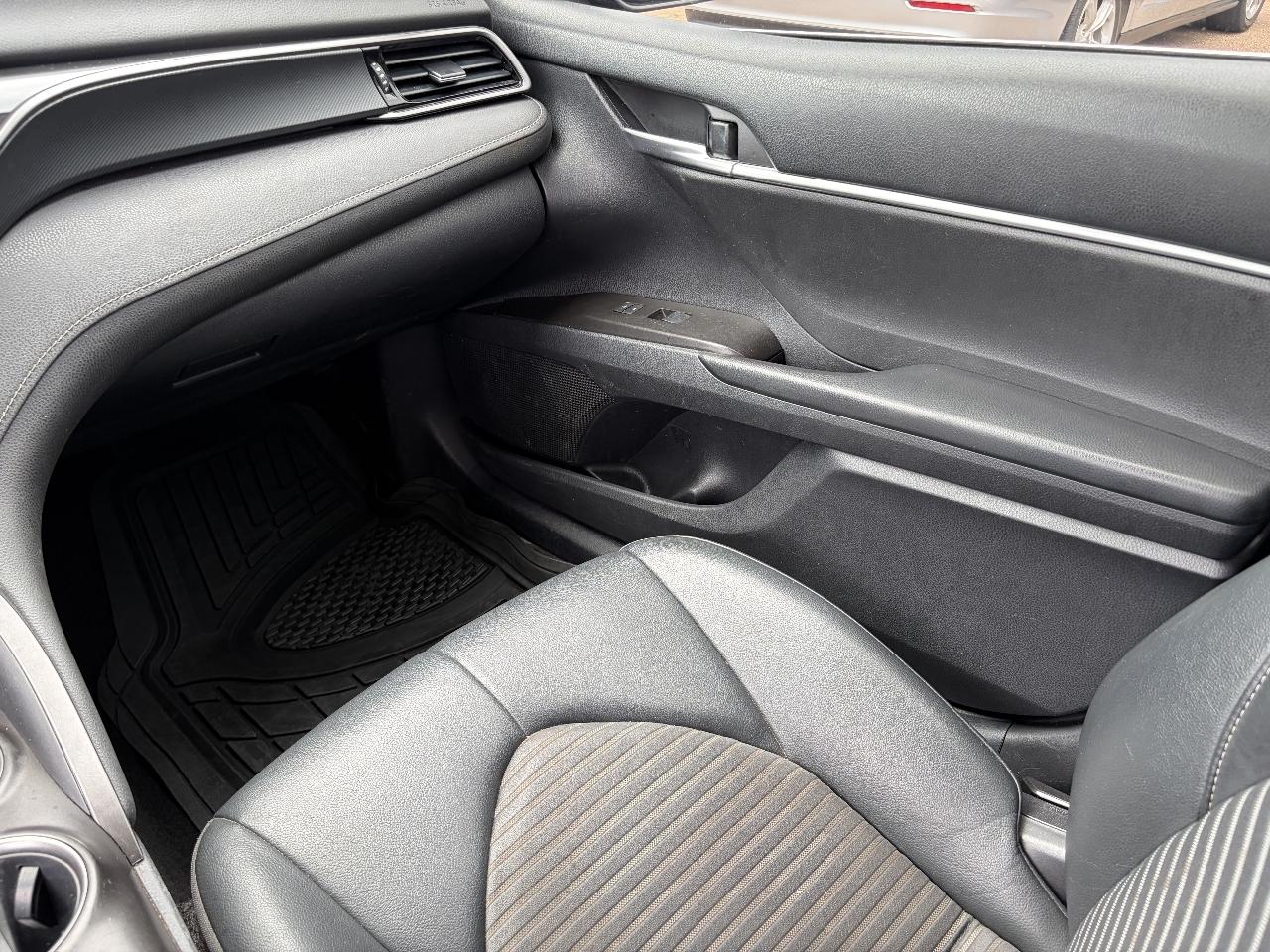 Toyota Camry SE 2022