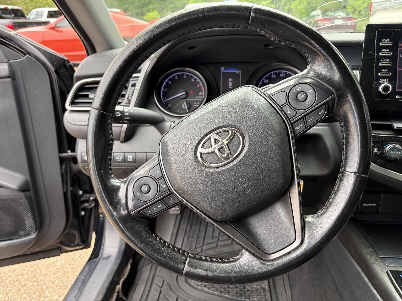 Toyota Camry SE 2022