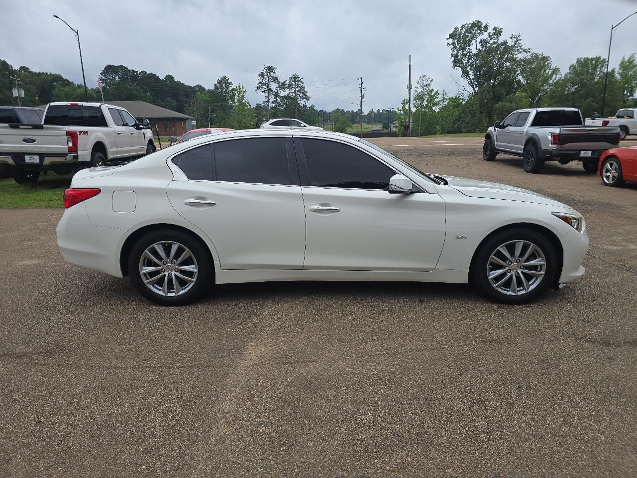 Infiniti Q50 2.0t Premium AWD 2017