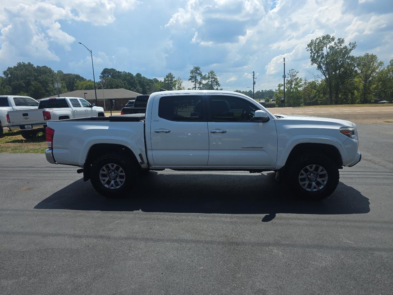 Toyota Tacoma 4WD Double Cab V6 AT TRD Pro (Natl) 2017