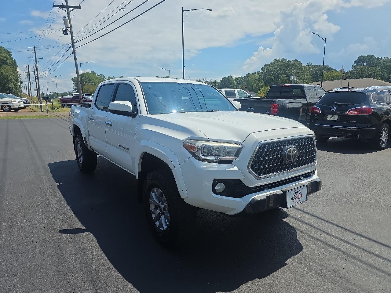 Toyota Tacoma 4WD Double Cab V6 AT TRD Pro (Natl) 2017