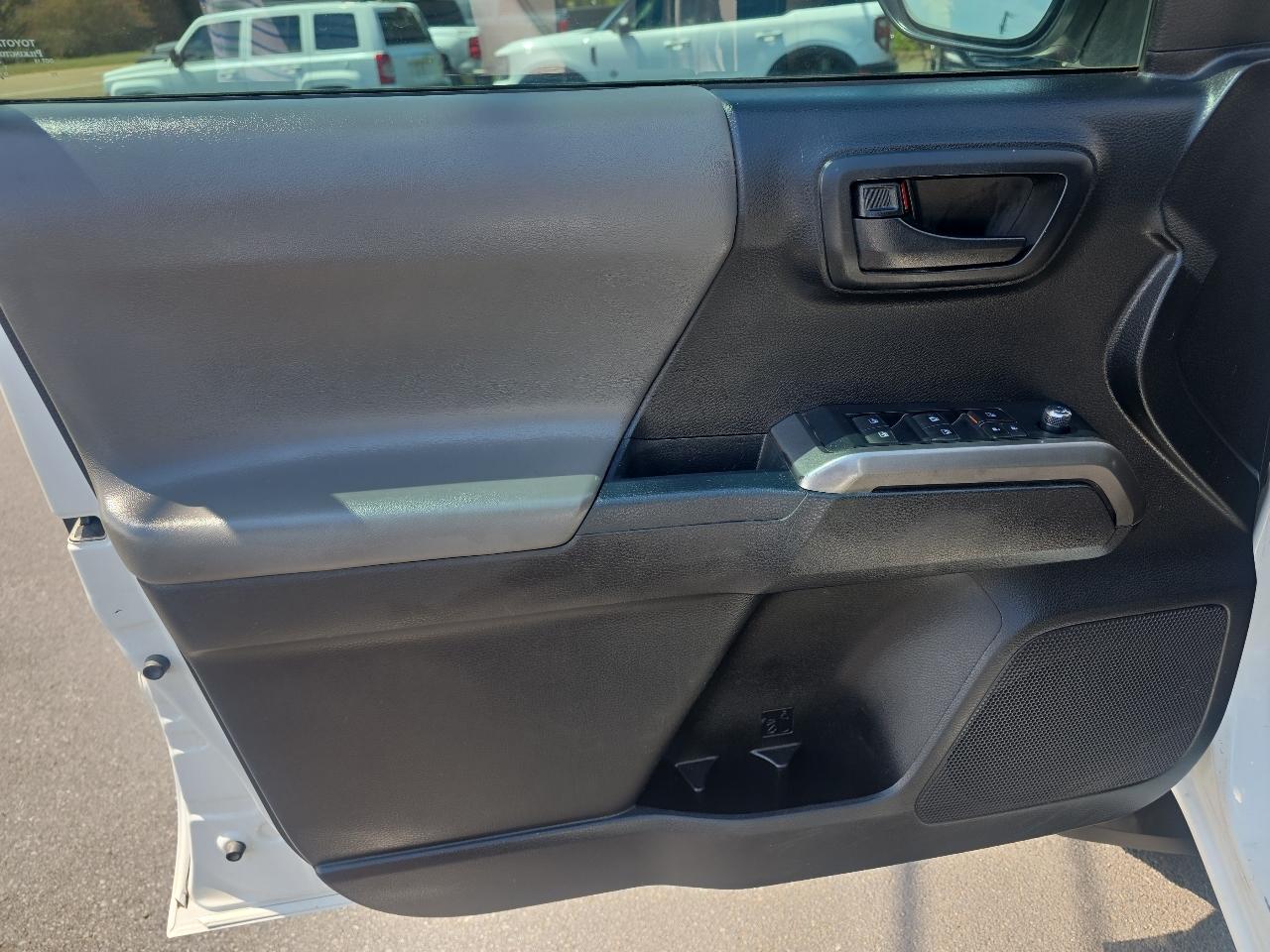 Toyota Tacoma 4WD Double Cab V6 AT TRD Pro (Natl) 2017