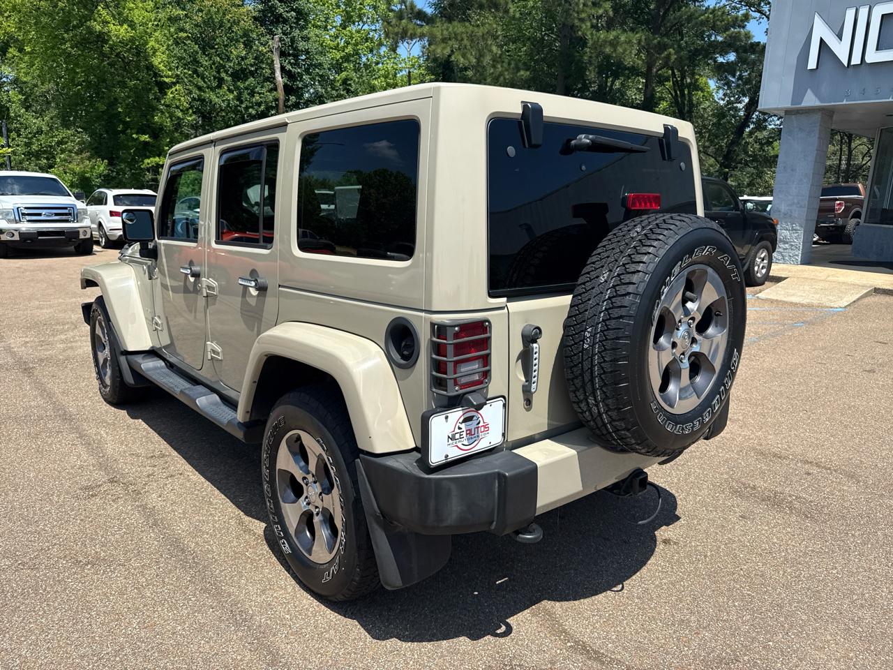 Jeep Wrangler 4WD 4dr Unlimited Sahara 2017