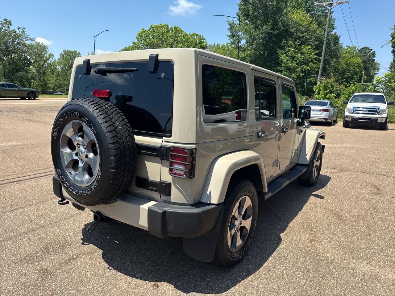 Jeep Wrangler 4WD 4dr Unlimited Sahara 2017