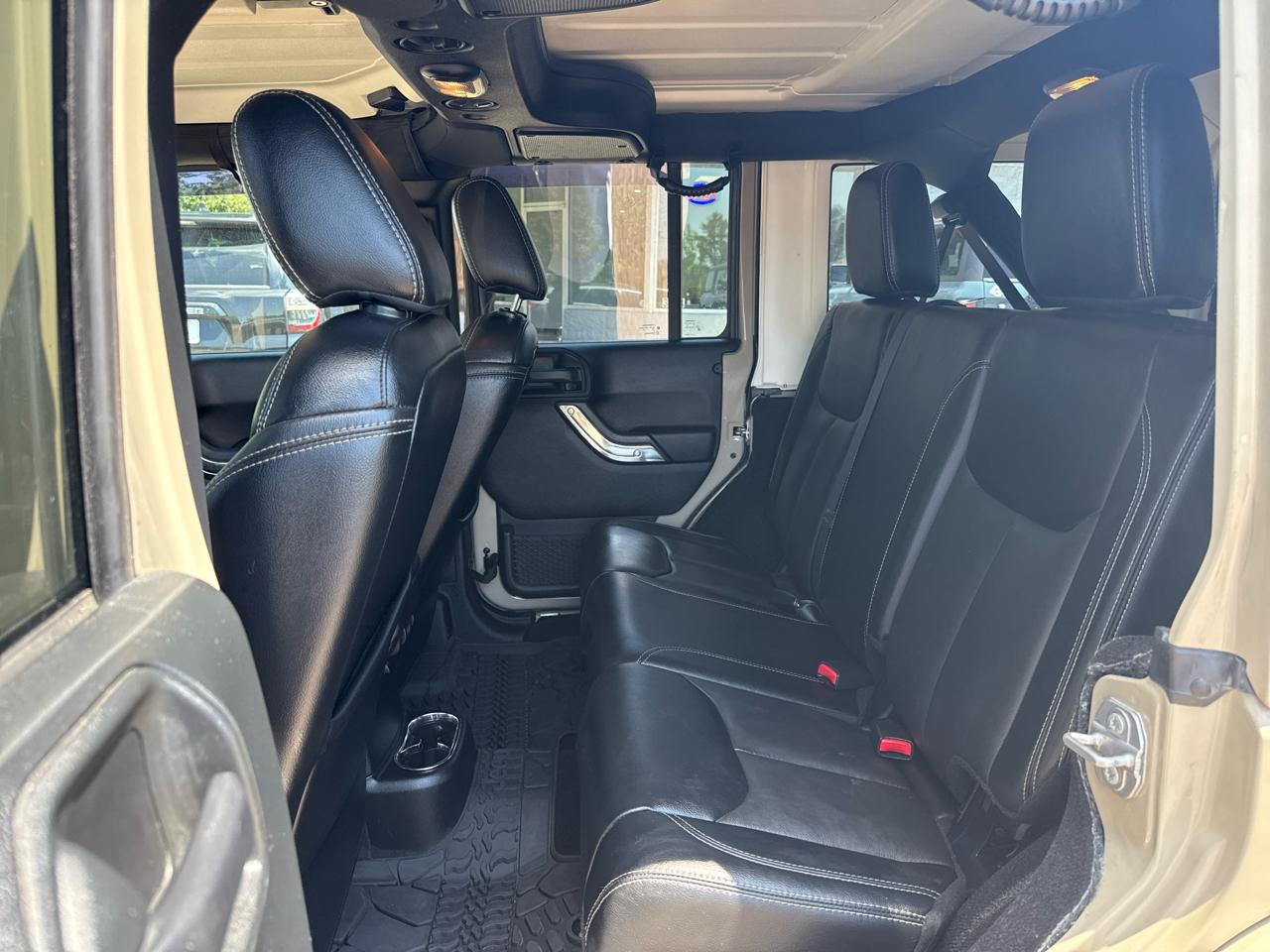 Jeep Wrangler 4WD 4dr Unlimited Sahara 2017