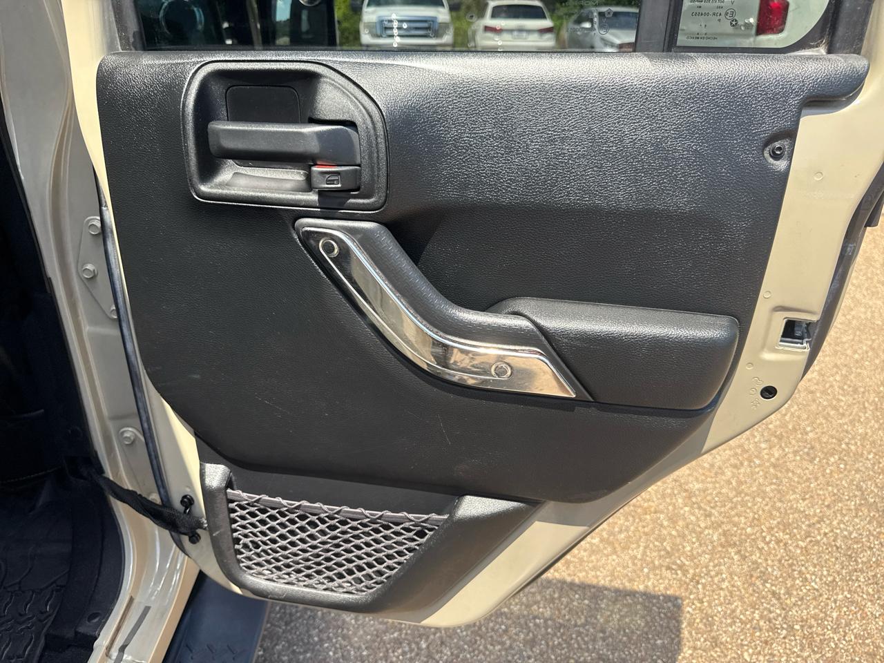 Jeep Wrangler 4WD 4dr Unlimited Sahara 2017