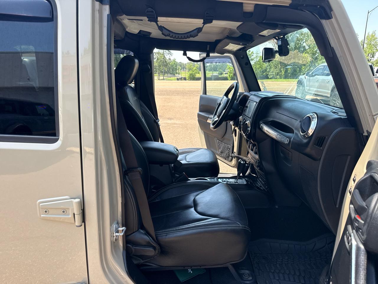 Jeep Wrangler 4WD 4dr Unlimited Sahara 2017