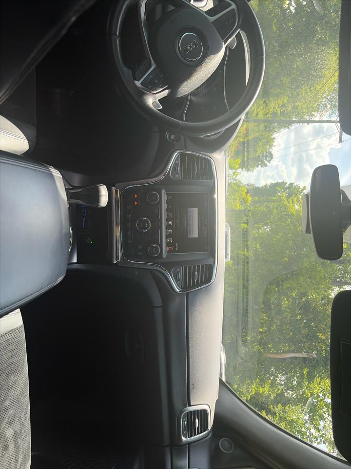 Jeep Grand Cherokee  2017