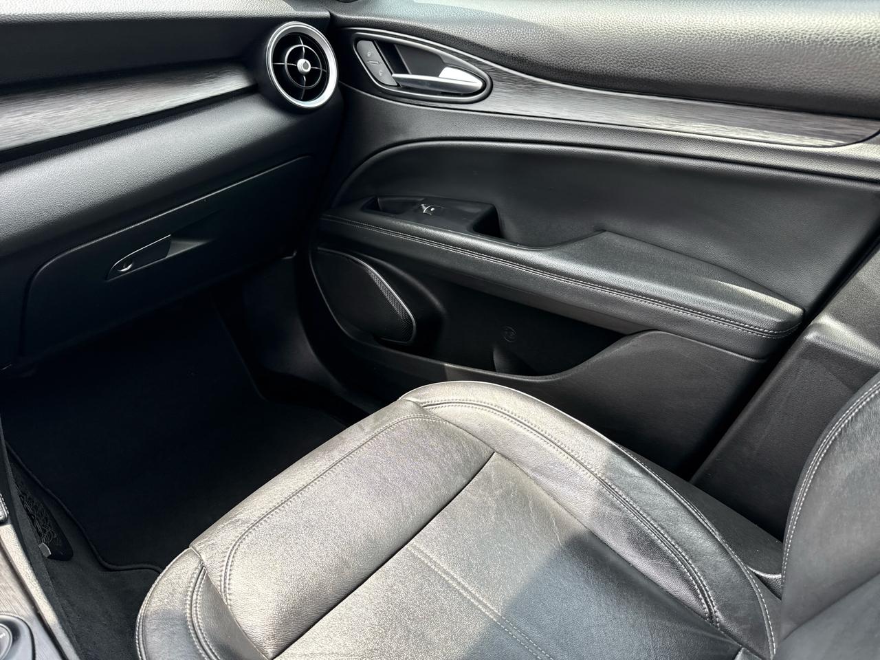 Alfa Romeo Stelvio Base 4D SUV AWD 2018