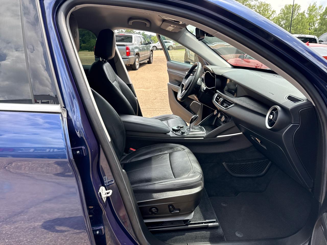 Alfa Romeo Stelvio Base 4D SUV AWD 2018
