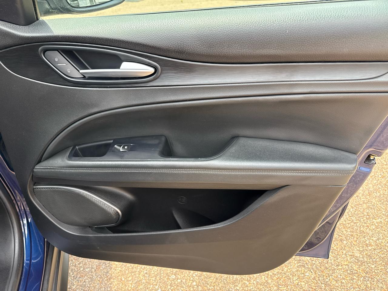 Alfa Romeo Stelvio Base 4D SUV AWD 2018