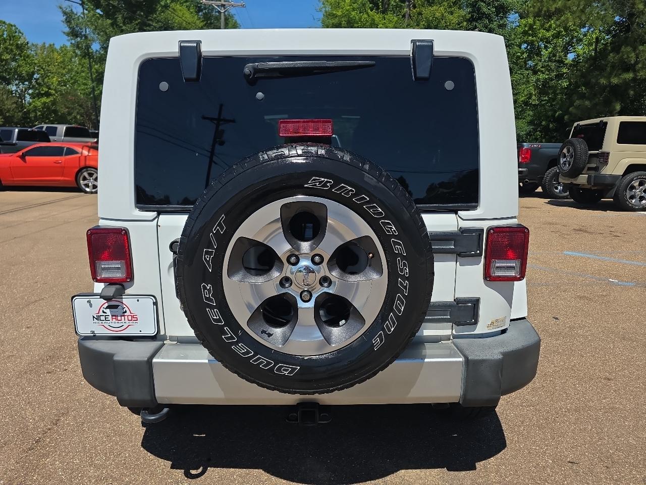 Jeep Wrangler 4WD 4dr Unlimited Sahara 2017