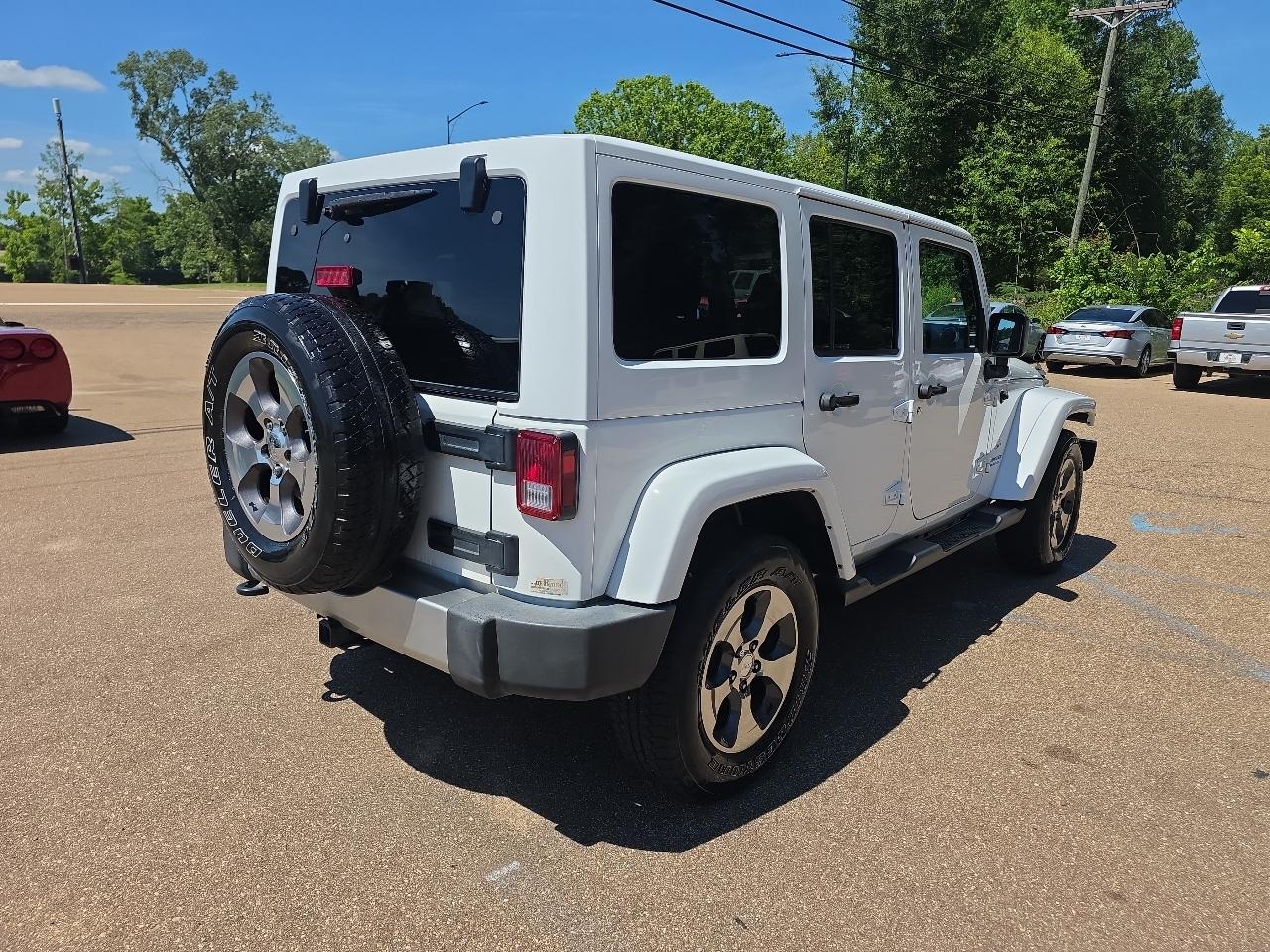 Jeep Wrangler 4WD 4dr Unlimited Sahara 2017