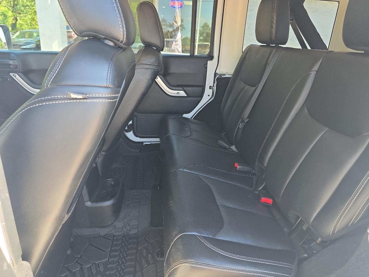Jeep Wrangler 4WD 4dr Unlimited Sahara 2017